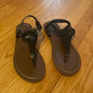 Universal Thread. Never worn. Black.